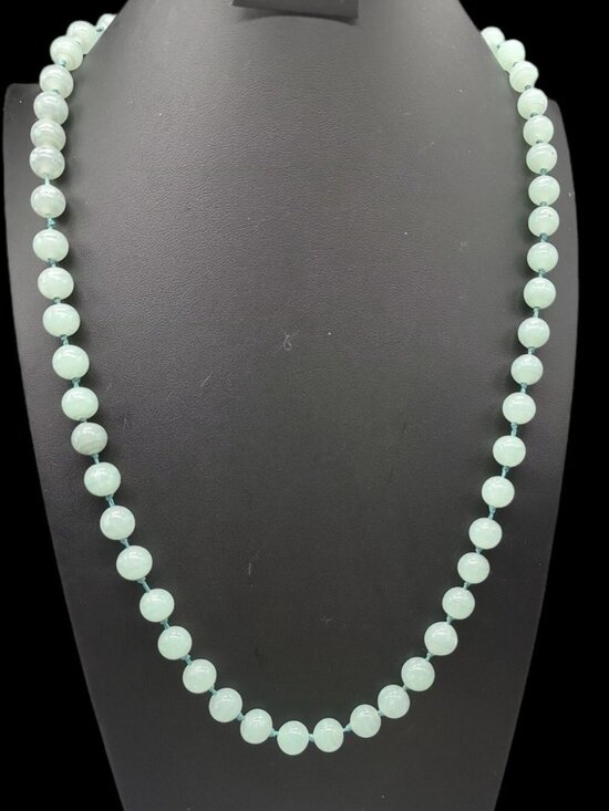Les Benard Jewelry - Vintage Les Bernard Signed Jade Bead Necklace Hand Knotted Barrel Clasp 34"